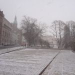 34 Place de la cathédrale sous la neige 1-02-12 L